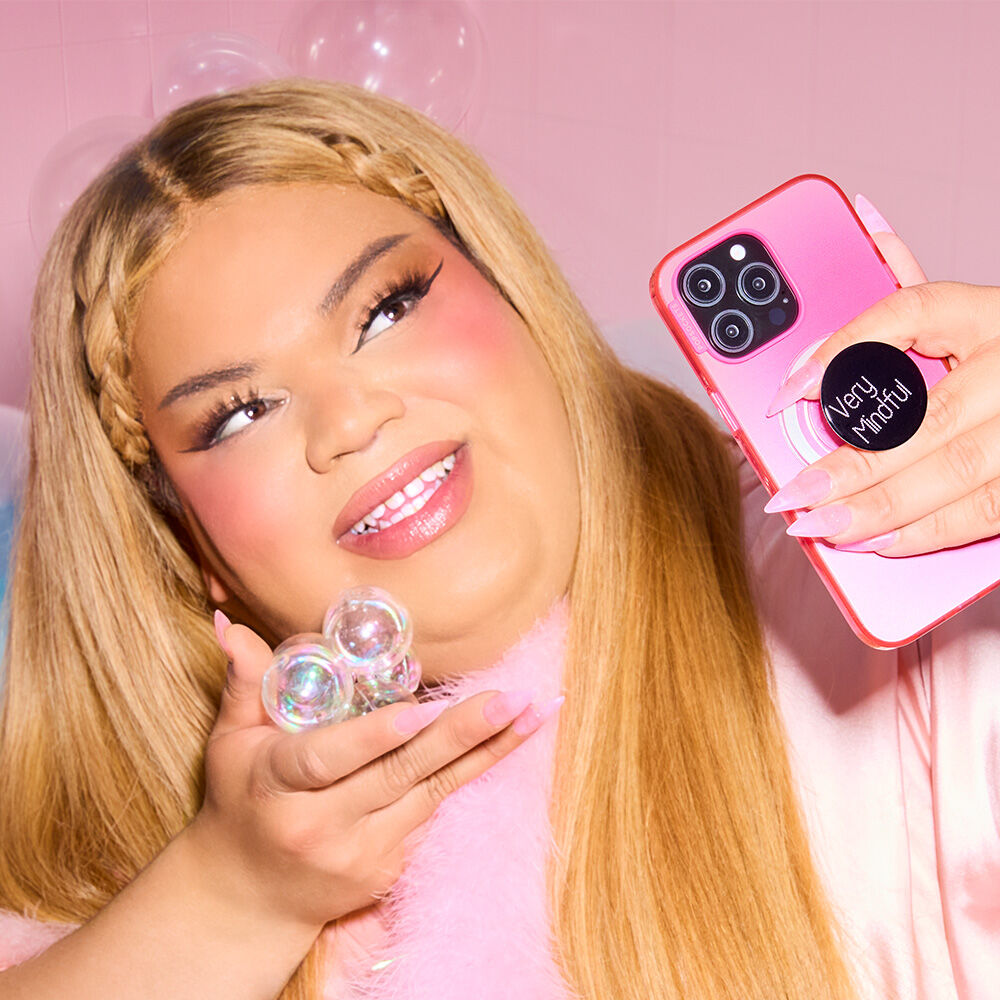 <p>Divas, You See How I Hold My Phone?</p>
